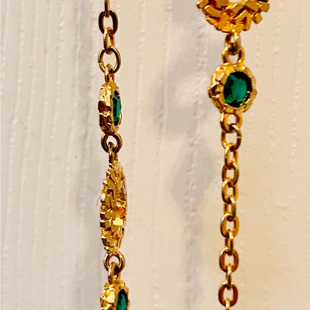 Elegant Gold and Green Necklace